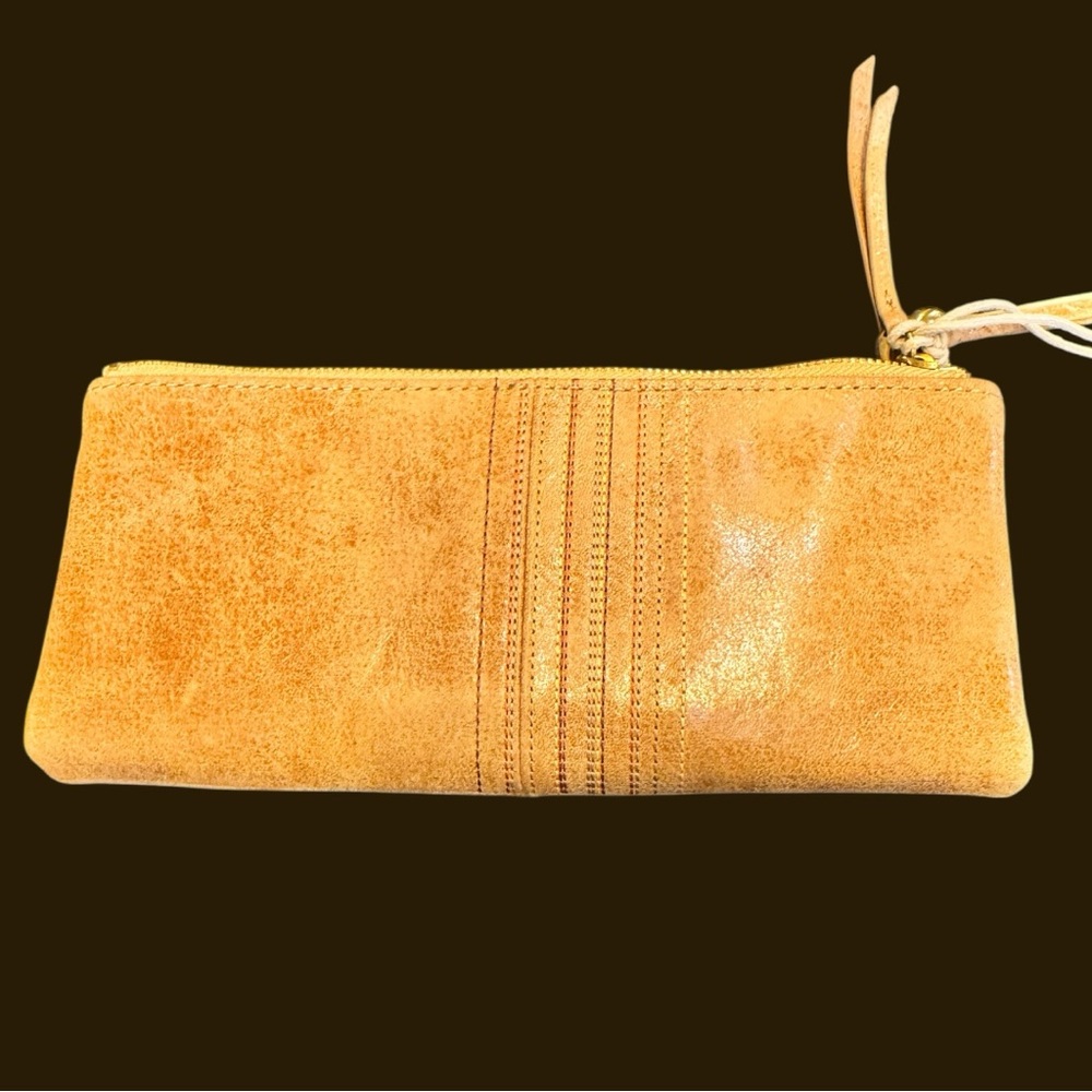 NWT HOBO  Keen Tan Distressed Leather Wallet with multiple compartments